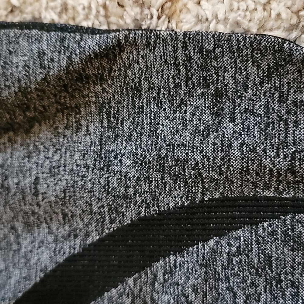 Fabletics Capris - Picture 2 of 7